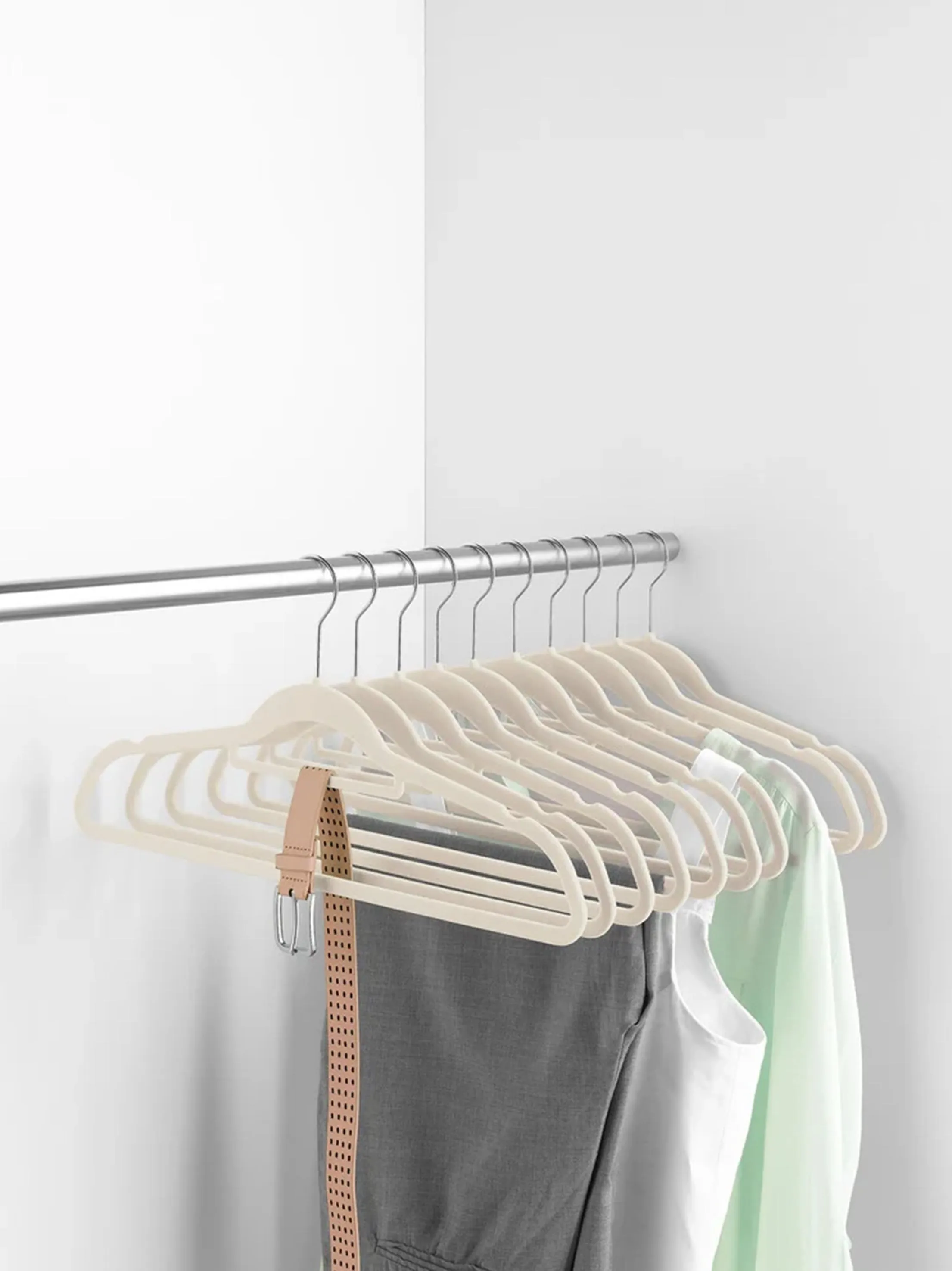 Clothes Hangers Set