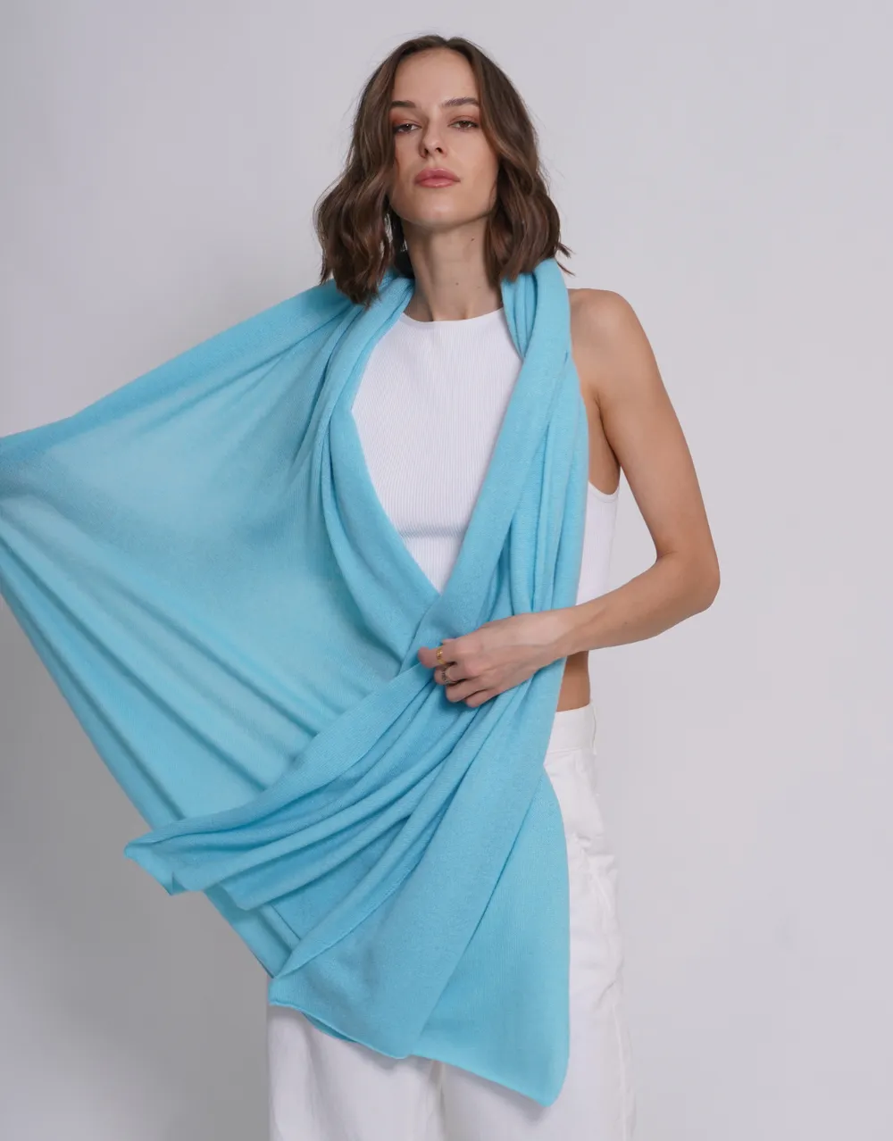 The Soft Cashmere Scarf in Turkis